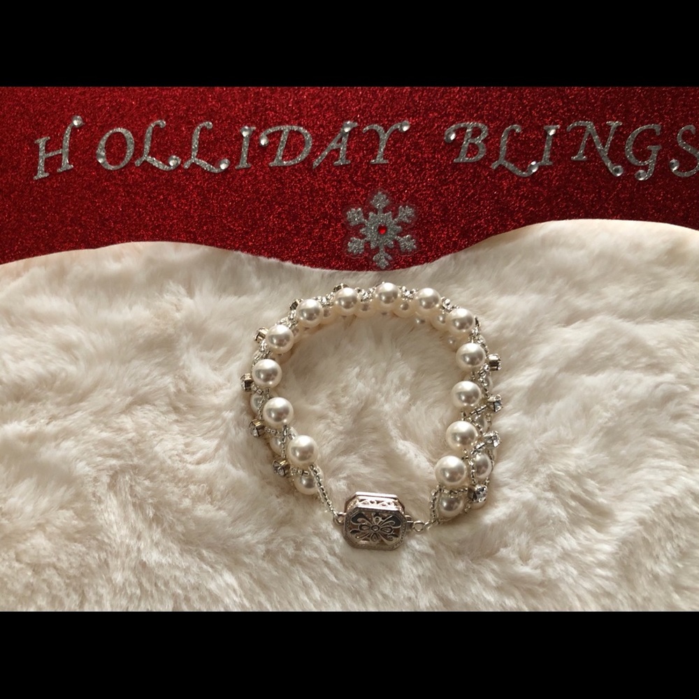 HANDMADE SWAROVSKI Pearl bracelet